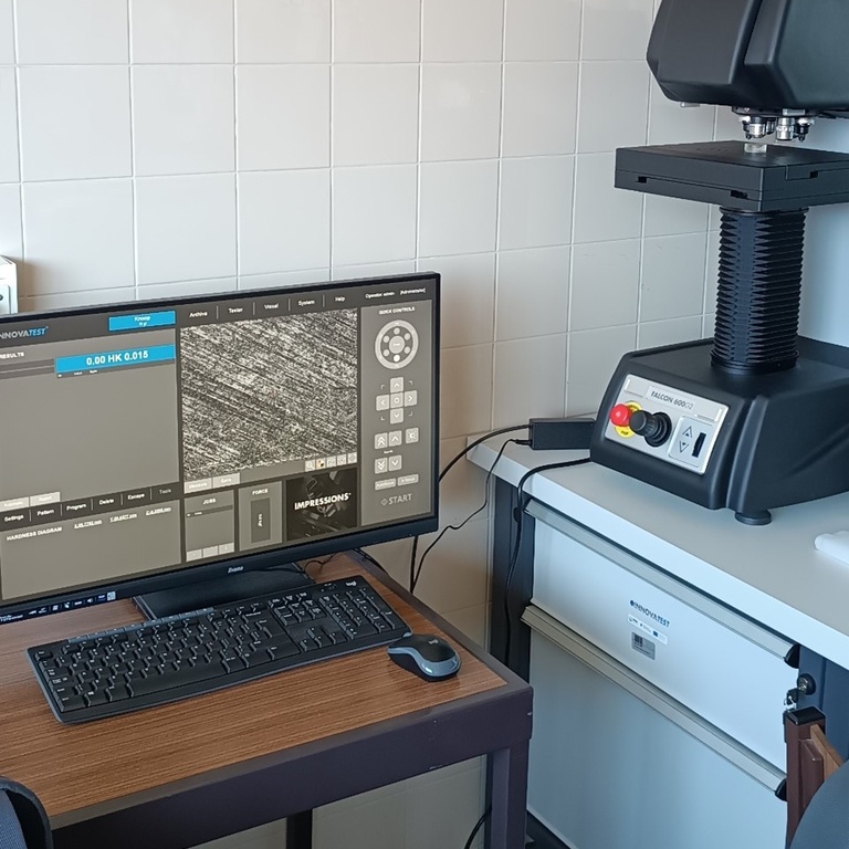 Hardness tester – Automatic microhardness tester with Vickers and Knoop indenters.