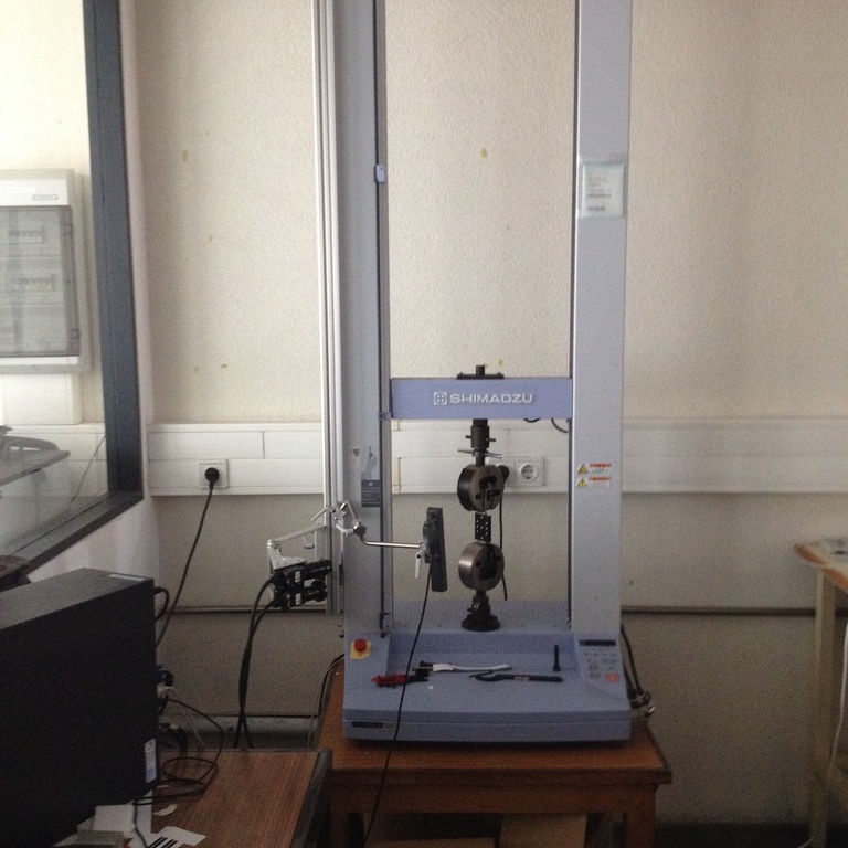 Máquina universal de ensaios mecânicos Shimadzu AGS-X-10kN