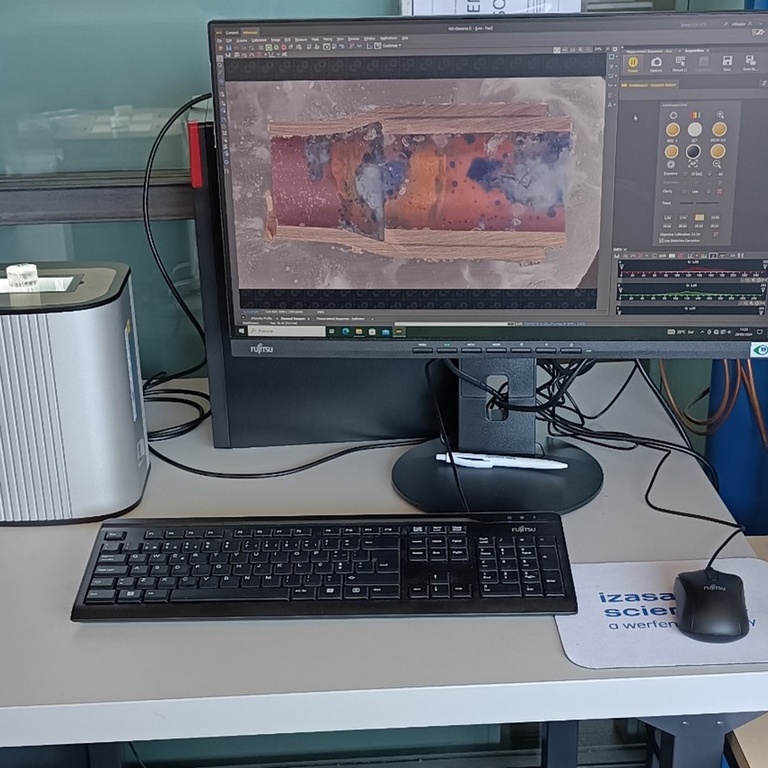 Inverted digital microscope